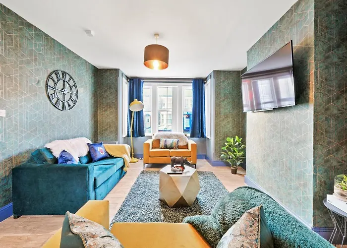 Central Luxury House With Fast Wifi
